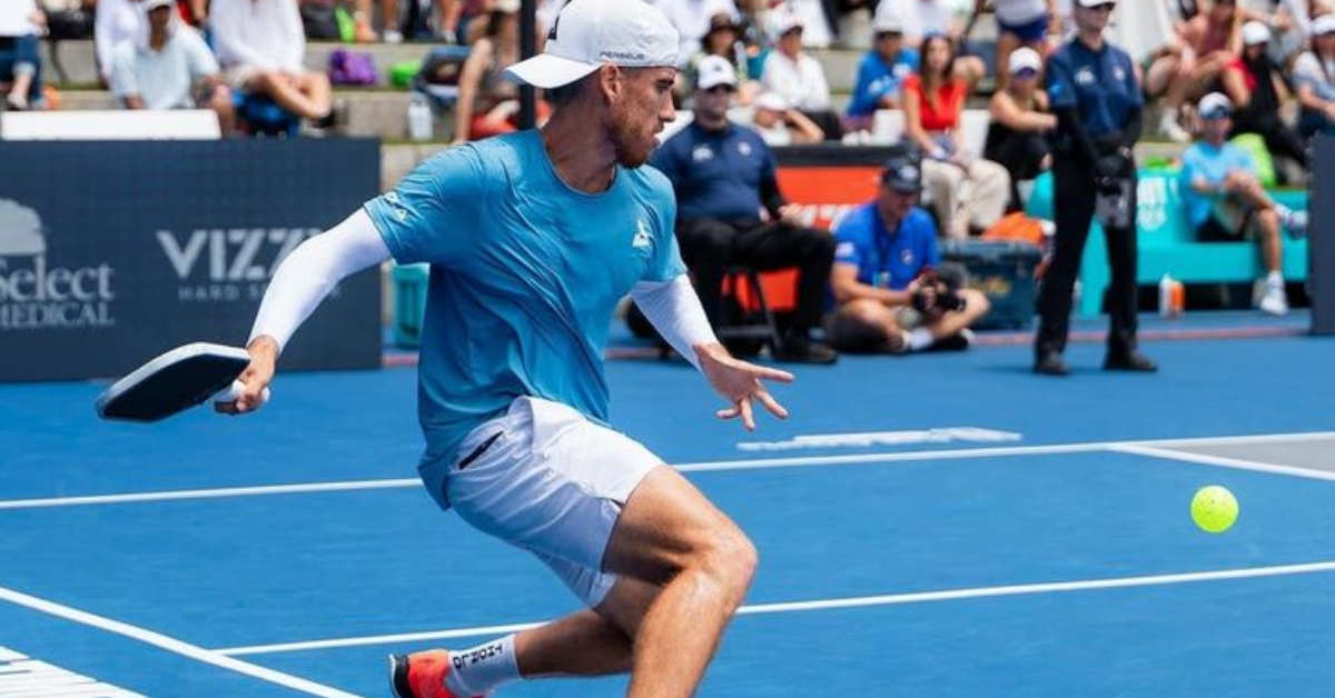 chơi pickleball chuyên nghiệp