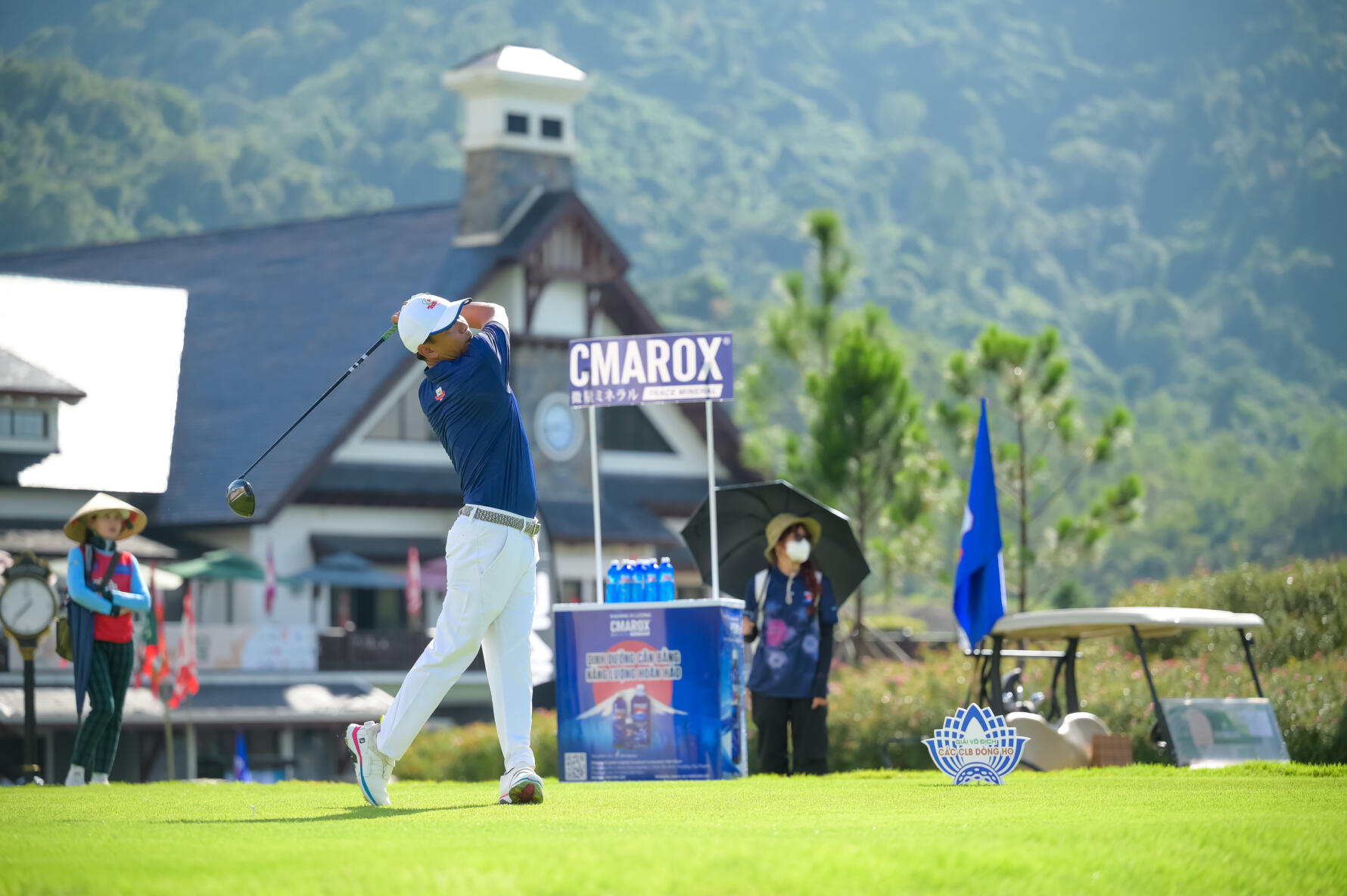 khoang-vi-luong-CMAROX-cho-golfer