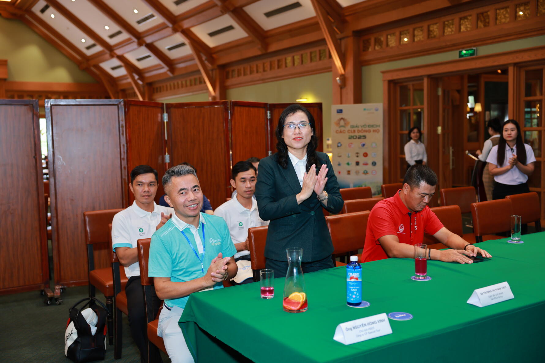 khoang-vi-luong-CMAROX-dong-hanh-cung-giai-golf-dong-ho